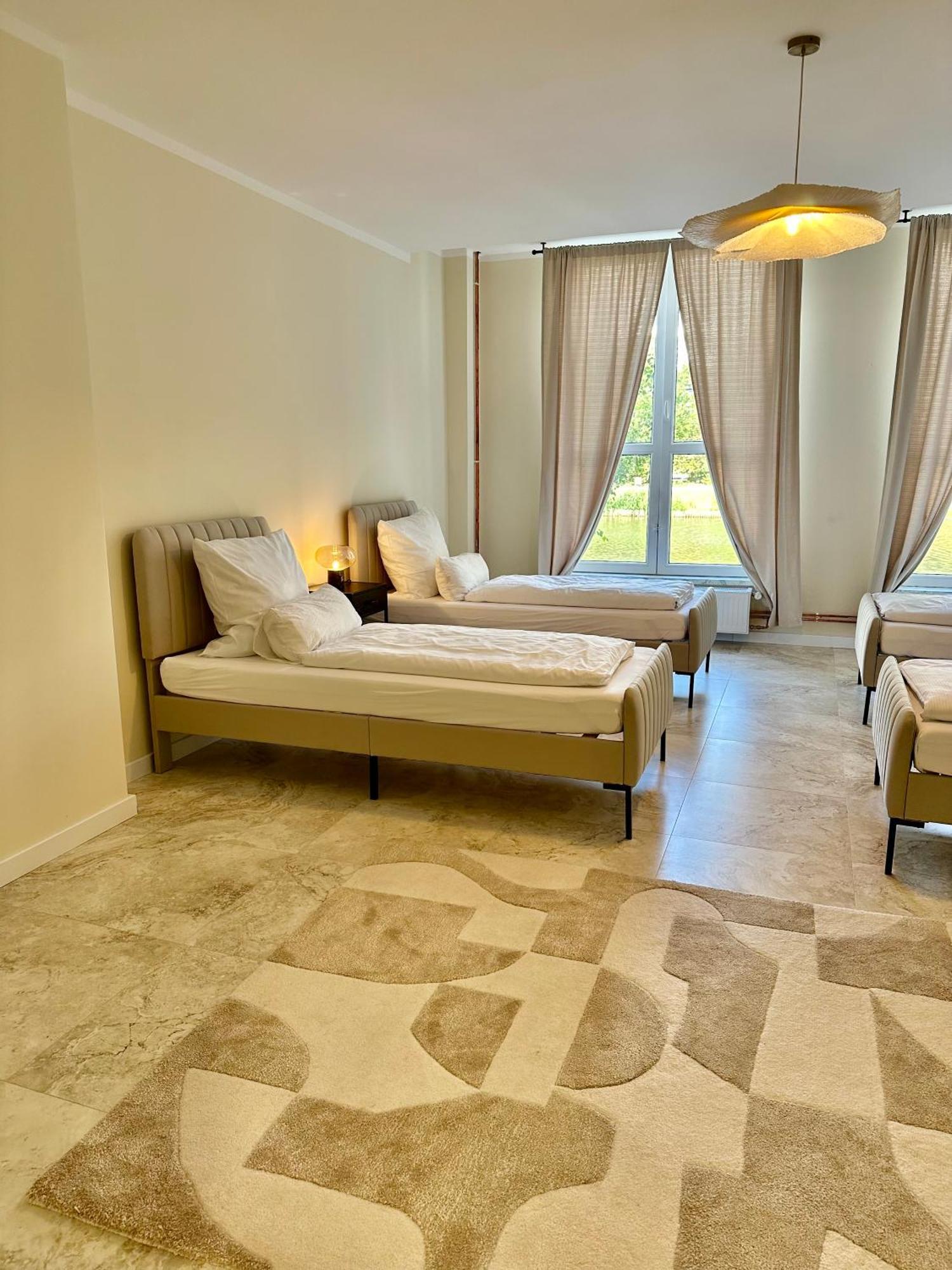 Sanierte 5 Zimmer Luxus Standard Apartment Auf 350Qm Hamburg Exterior photo